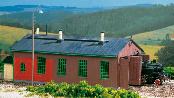 Double track locomotive shed<br /><a href='images/pictures/Auhagen/11332.jpg' target='_blank'>Full size image</a>